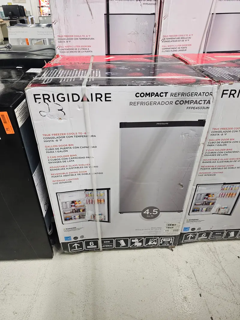 4.5 Cubic Foot Compact Refrigerator – Modern Design 1