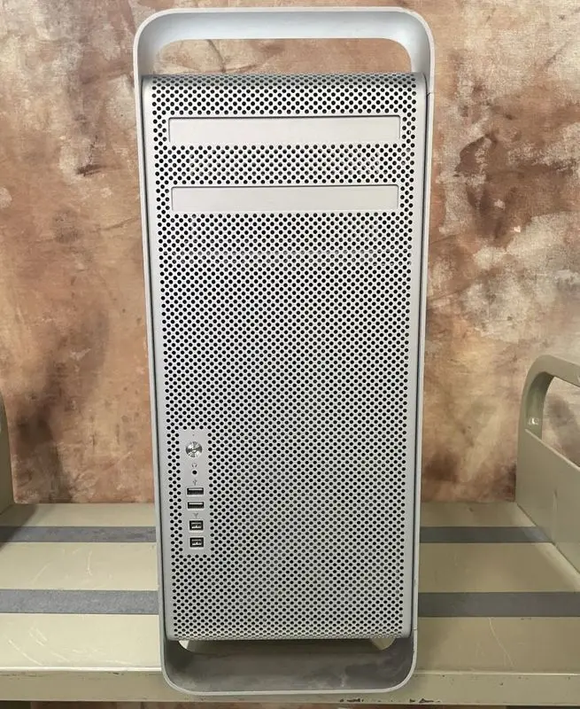 Apple Power Mac G4 Cube – Compact Classic Mac Desktop 1