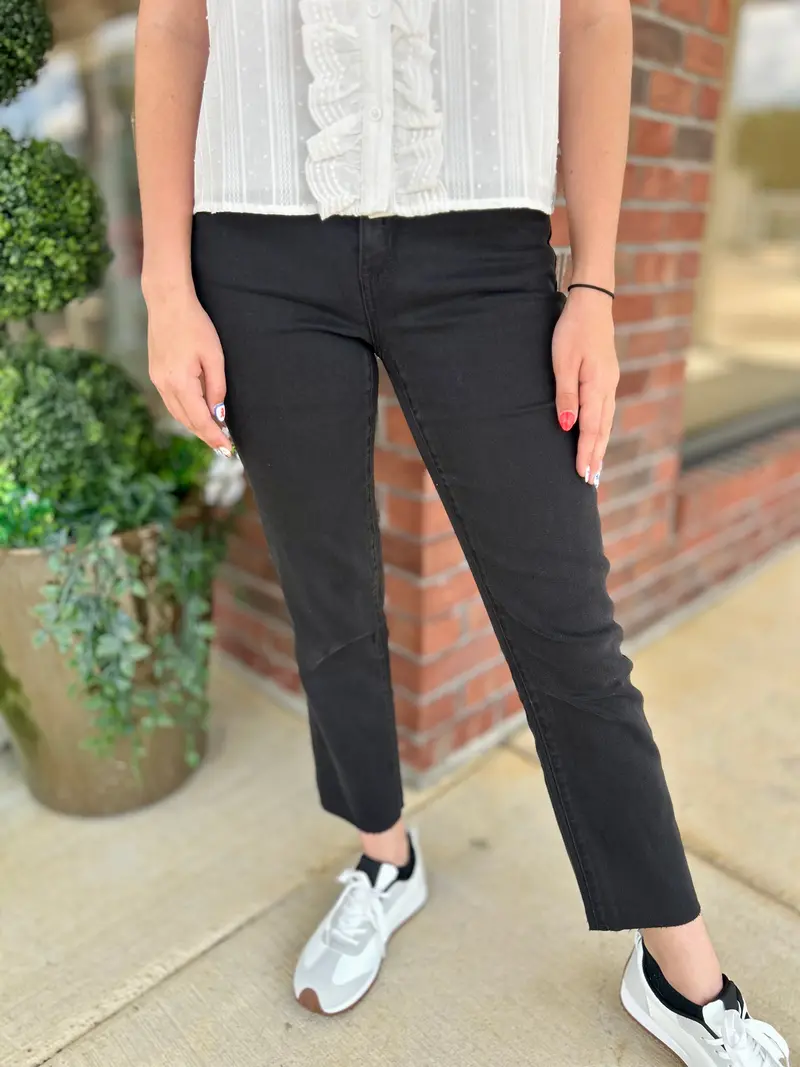 Black Straight-Leg Cropped Jeans – Tailored Fit 1