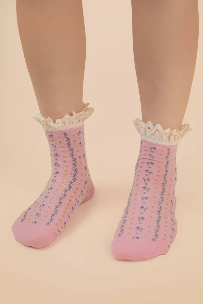 Blush Floral Lace Ankle Socks – Soft Cotton Blend 1