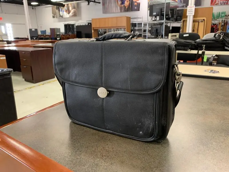 Dell Laptop Carrying Case With Adjustable Strap – Black 1