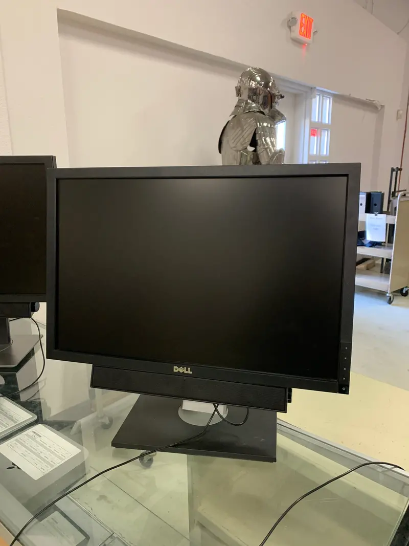 Dell P2210T Touchscreen Monitor 1