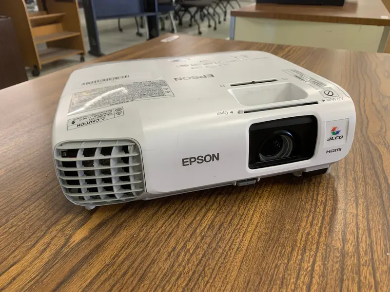 Epson H687A Full Hd Lcd Projector 1