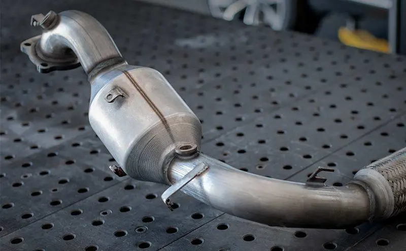 Magnaflow 5531295 Cat-Back Exhaust System For 2007–2010 Nissan Altima Convertible 1