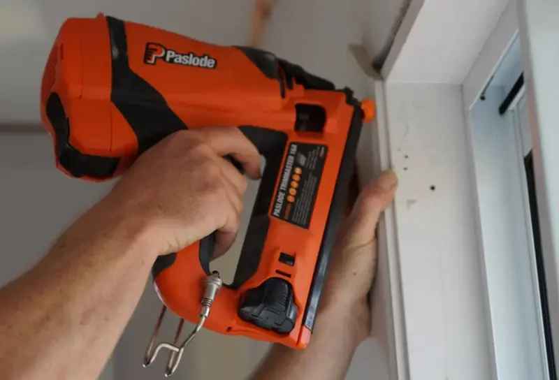 Paslode Impulse Trimmaster 16-Gauge Angled Brad Nailer 1