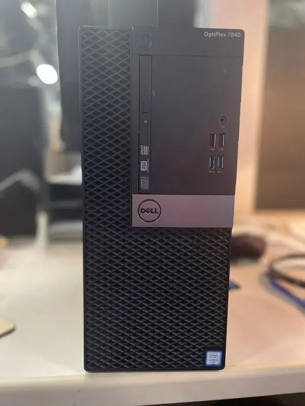 Performance-Oriented Dell Optiplex 7040 Desktop 1
