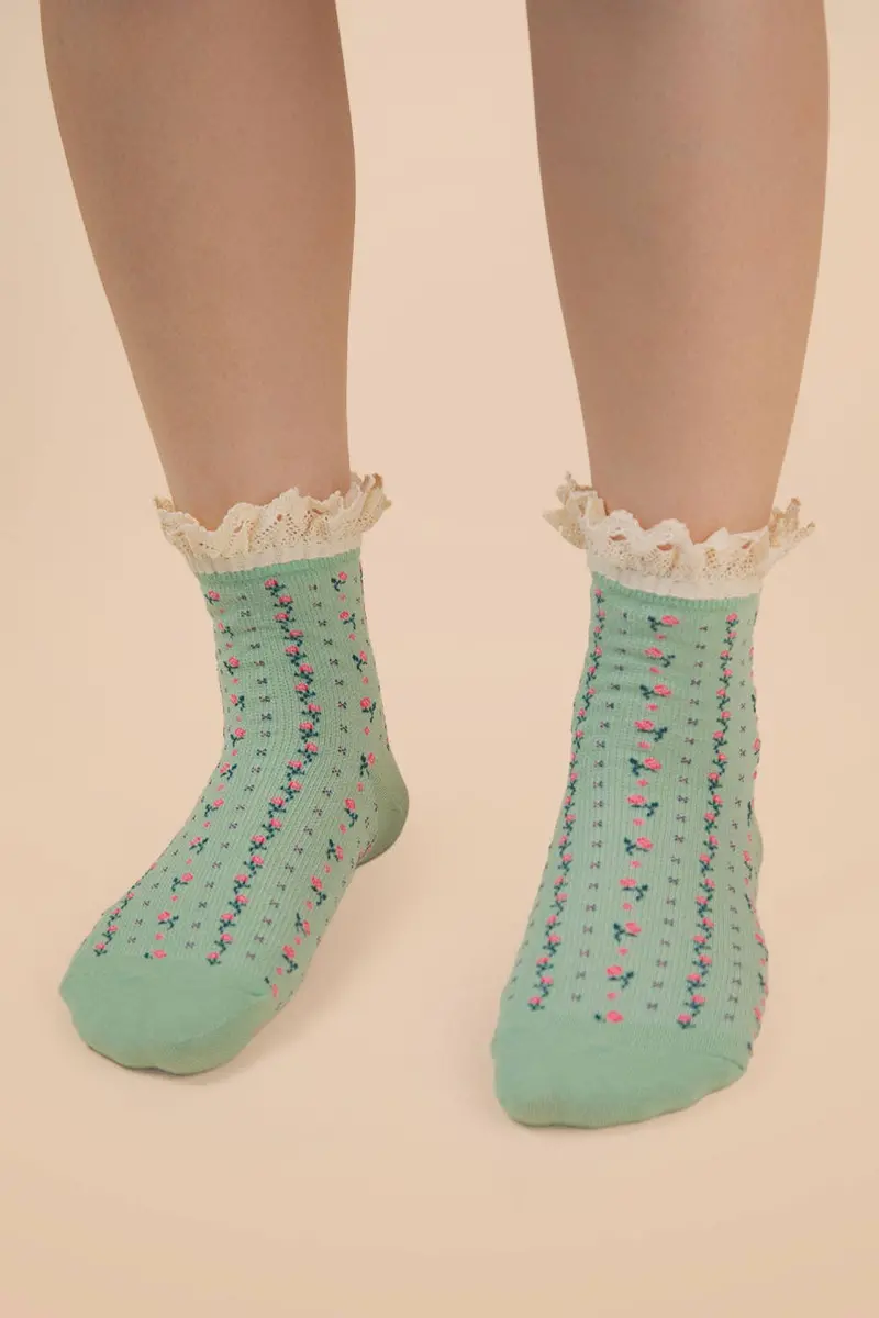 Sage Green Floral Lace Ankle Socks – Delicate Knit Design 1