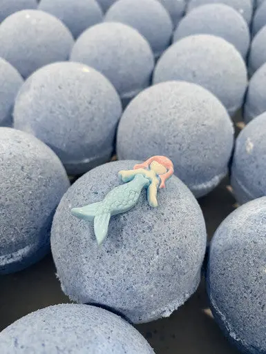 Surprise Toy–Filled Bath Bomb For Kids 1