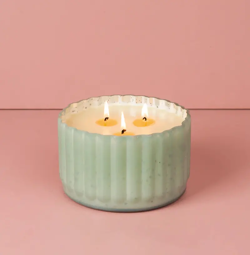 Sweet Grace Scented Candle – Fragrance No. 065 1